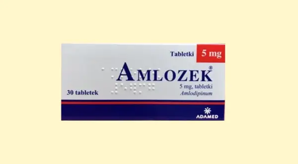 Opakowanie leku Amlotek 5 mg, zawierające 30 tabletek z amlodypiną. Stosowany na nadciśnienie.
