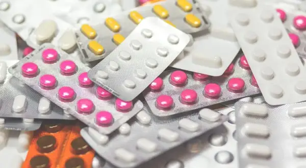 Czy suplementy szkodzą wątrobie? Oto, co musisz wiedzieć o ryzyku